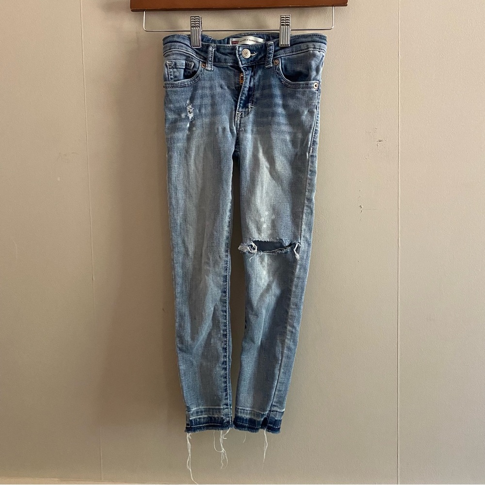 Levi’s Distressed 710 Super Skinny